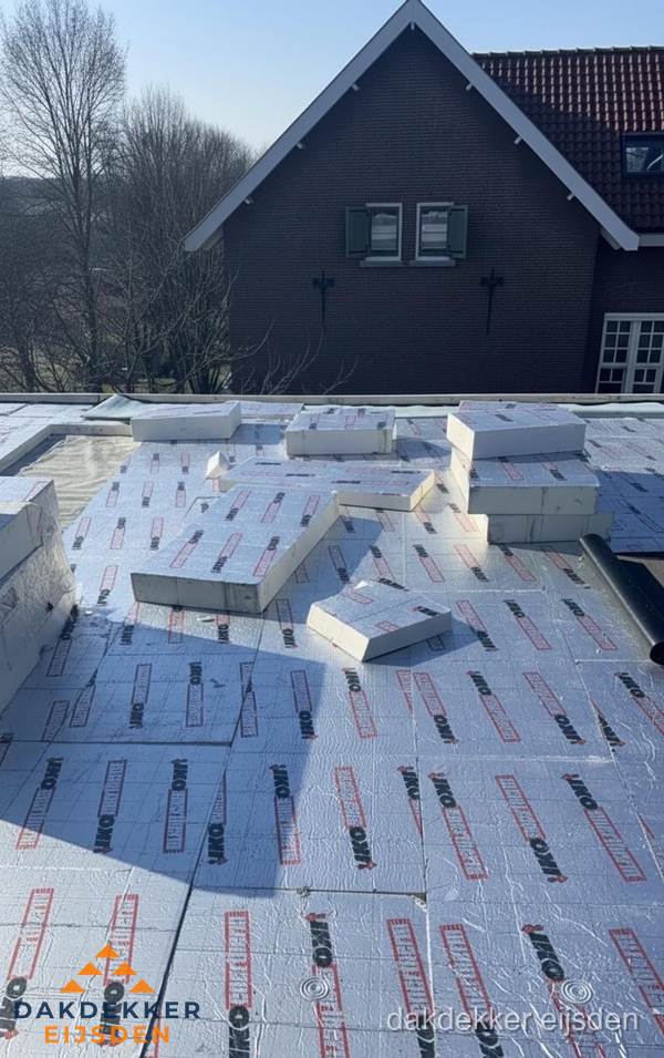 IKO PIR isolatieplaten op plat dak in Eijsden IKO PIR isolatieplaten op plat dak in Eijsden