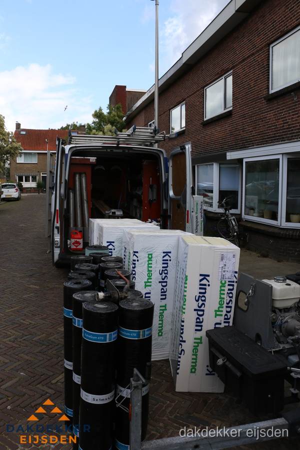 Levering van Kingspan isolatieplaten en bitumenrollen voor dakproject in Eijsden Levering van Kingspan isolatieplaten en bitumenrollen voor dakproject in Eijsden